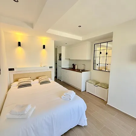 18th Floor Center Riscal *